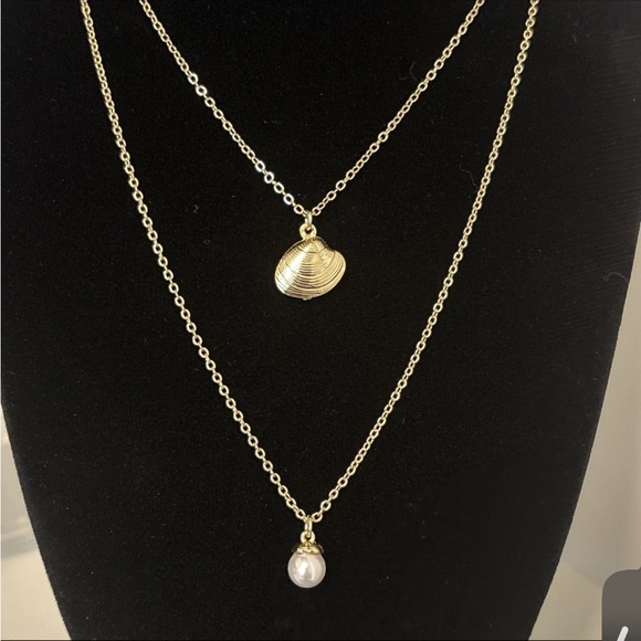 Coastal Minimalist Layer Necklace, Shell Locket & Real Pearl, Gold Plated - Picture 9 of 9